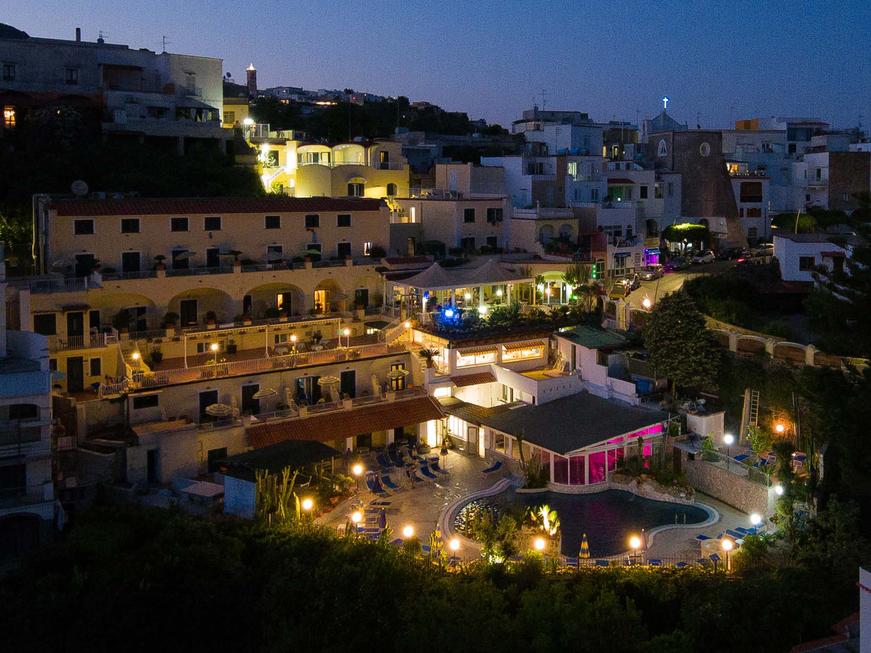 Giugno Lastminute Hotel Saint Raphael Barano d Ischia Soggiorno 4 stelle Terme Vista Mare e Cure Termali sulla Spiaggia dei Maronti